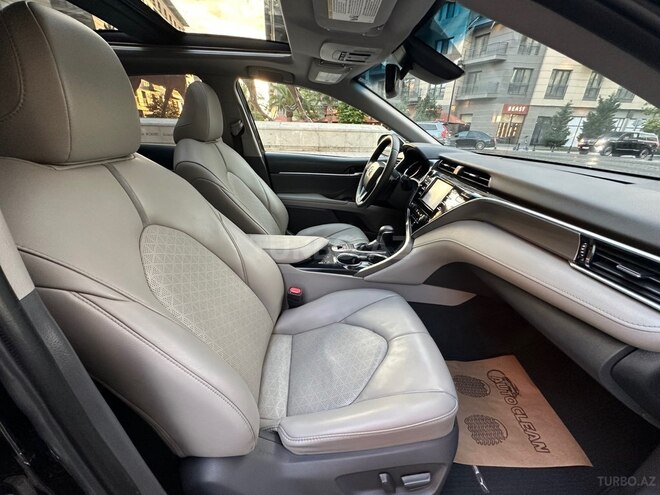 Toyota Camry-17