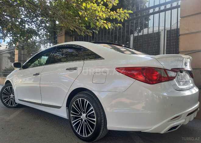 Hyundai Sonata-2