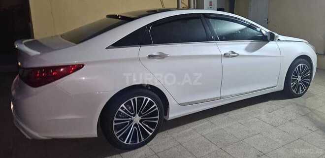 Hyundai Sonata-5
