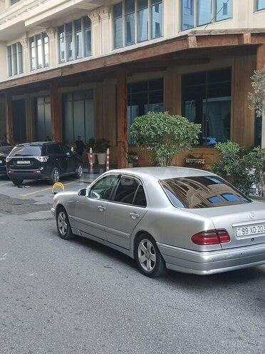 Mercedes E 280-2