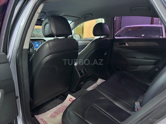 Hyundai Sonata-8