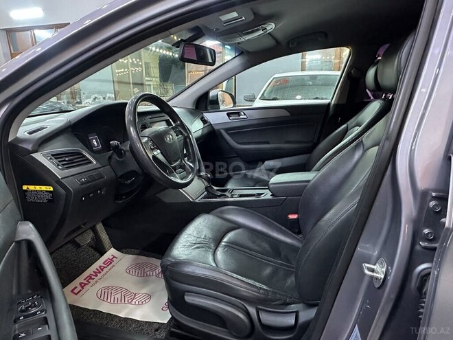 Hyundai Sonata-12