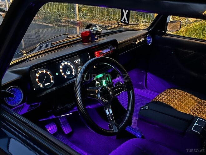 LADA (VAZ) 2107-2