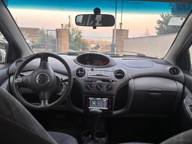 Toyota Vitz-3