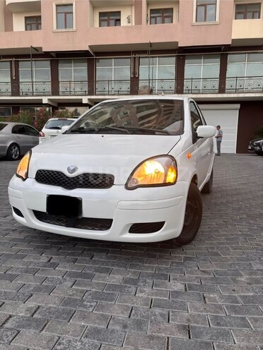 Toyota Vitz-1