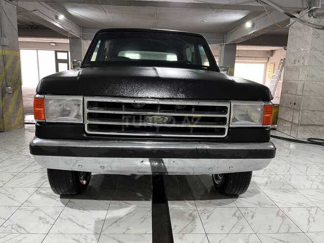 Ford Bronco-1