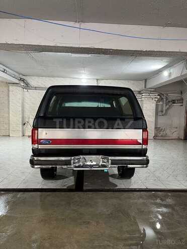 Ford Bronco-2