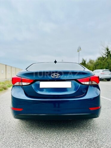 Hyundai Elantra-9