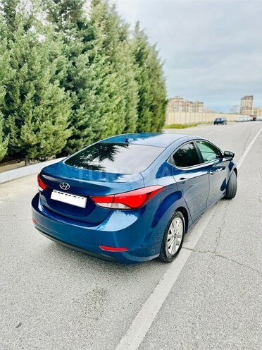 Hyundai Elantra-5