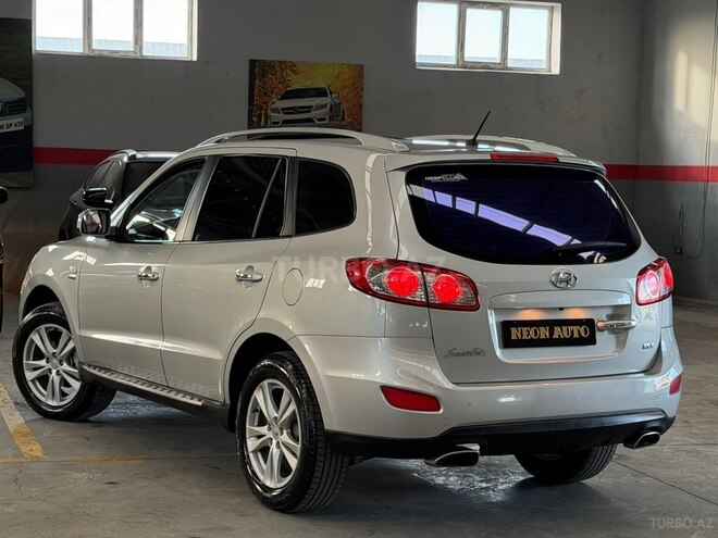 Hyundai Santa Fe-5