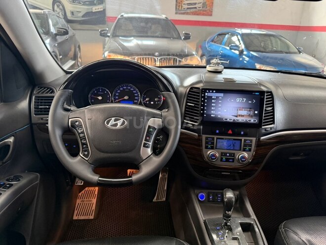 Hyundai Santa Fe-21
