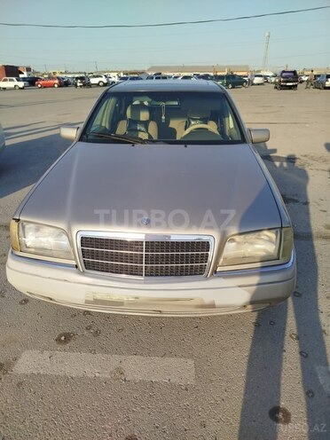 Mercedes C 200-1