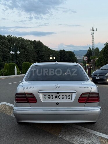 Mercedes E 200-2