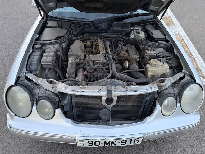 Mercedes E 200-5