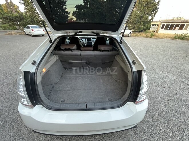 Toyota Prius-11