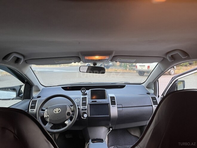 Toyota Prius-8
