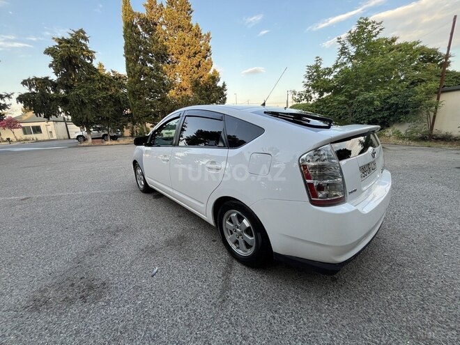 Toyota Prius-3