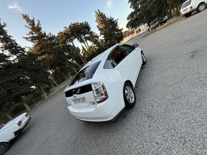 Toyota Prius-5
