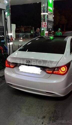 Hyundai Sonata-2