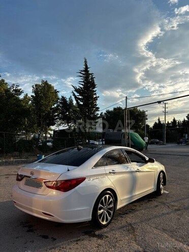 Hyundai Sonata-3