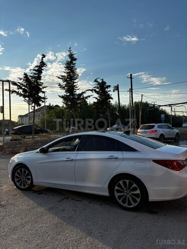 Hyundai Sonata-4
