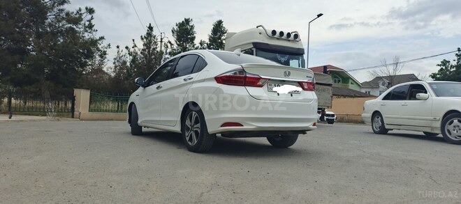 Honda Grace-2