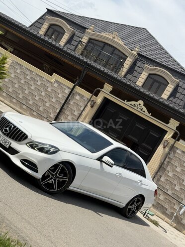 Mercedes E 220-2