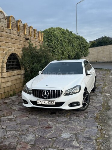 Mercedes E 220-1
