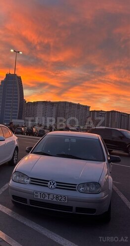 Volkswagen Golf-2