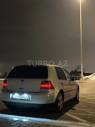 Volkswagen Golf-3