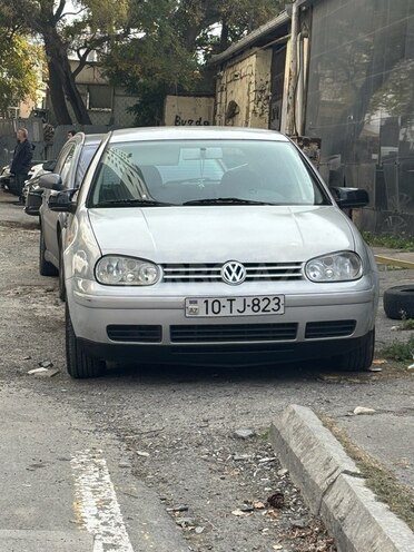 Volkswagen Golf-1