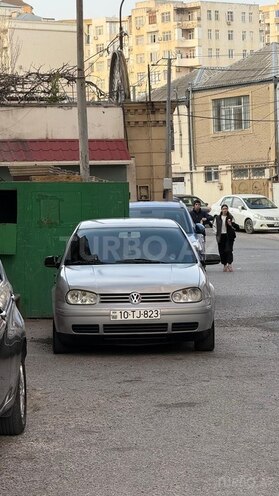 Volkswagen Golf-9