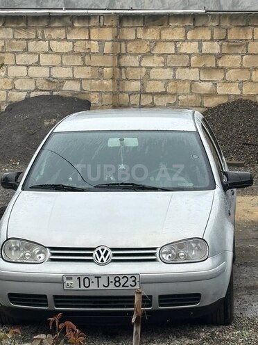 Volkswagen Golf-10