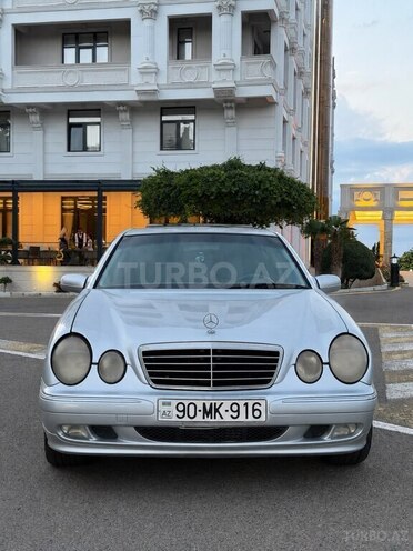 Mercedes E 200-1