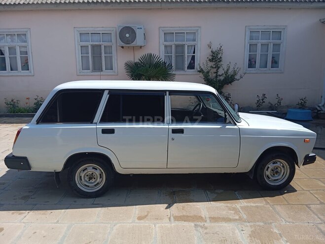 LADA (VAZ) 2104-2