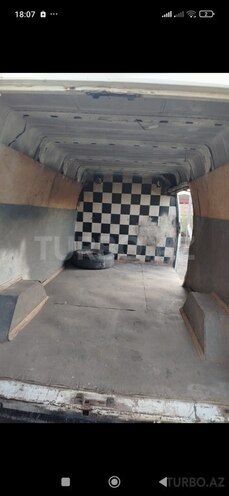 Ford Transit-5