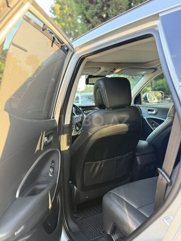 Hyundai Santa Fe-16