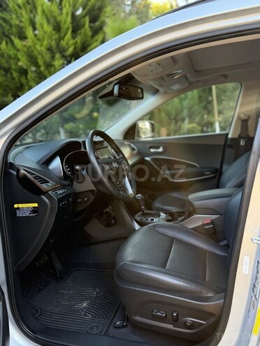Hyundai Santa Fe-13