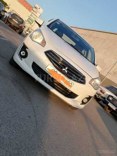 Mitsubishi Attrage-1
