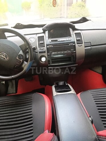 Toyota Prius-5