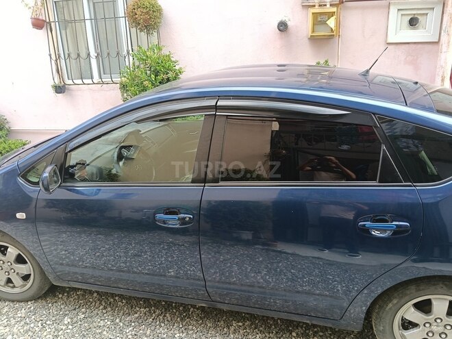 Toyota Prius-3