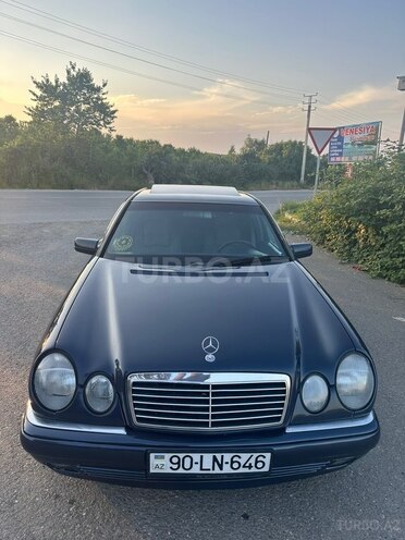 Mercedes E 240-8