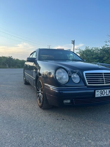 Mercedes E 240-7