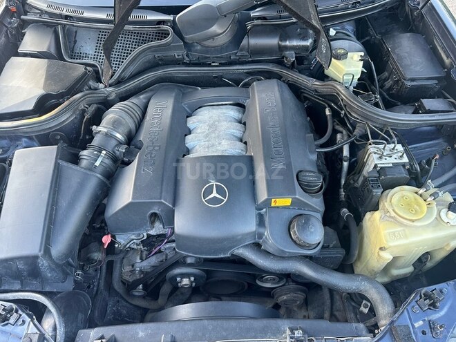 Mercedes E 240-10