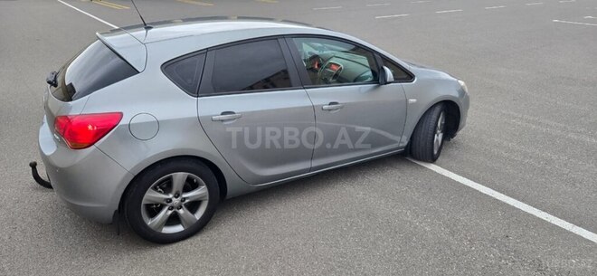 Opel Astra-11