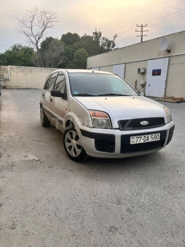 Ford Fusion-2