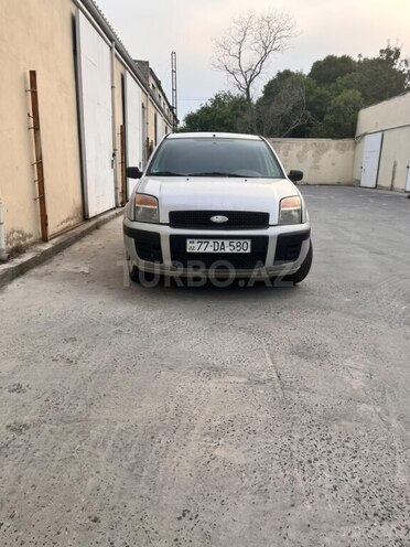 Ford Fusion-1