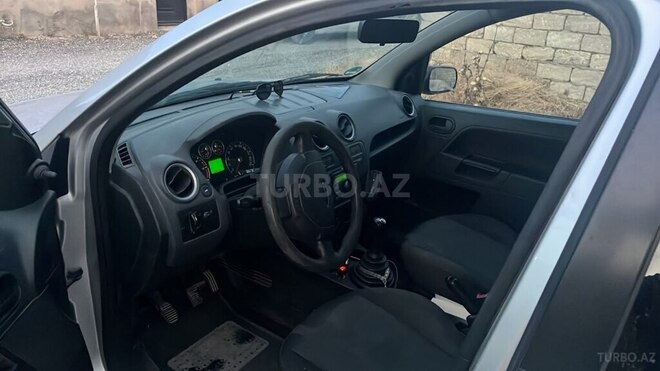 Ford Fusion-10