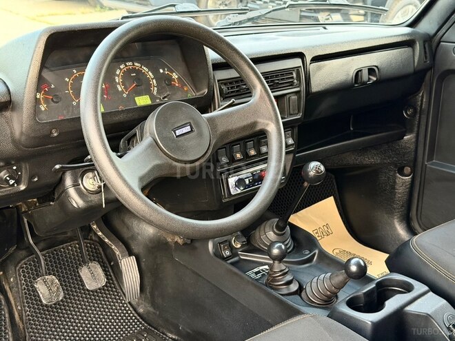 LADA (VAZ) Niva-9