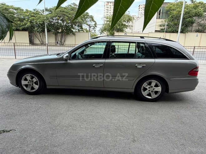 Mercedes E 200-13